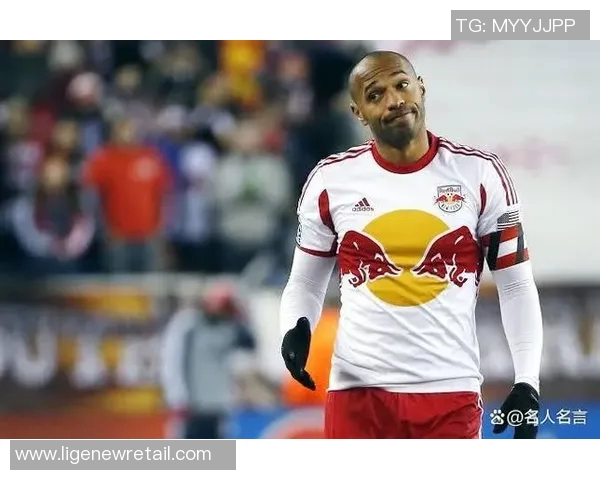 足球界哀悼传奇球星离世球迷心中永存的英雄故事