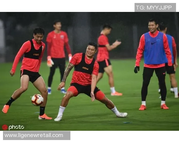 CCTV直播苏宁对阵上港精彩赛事回顾与分析